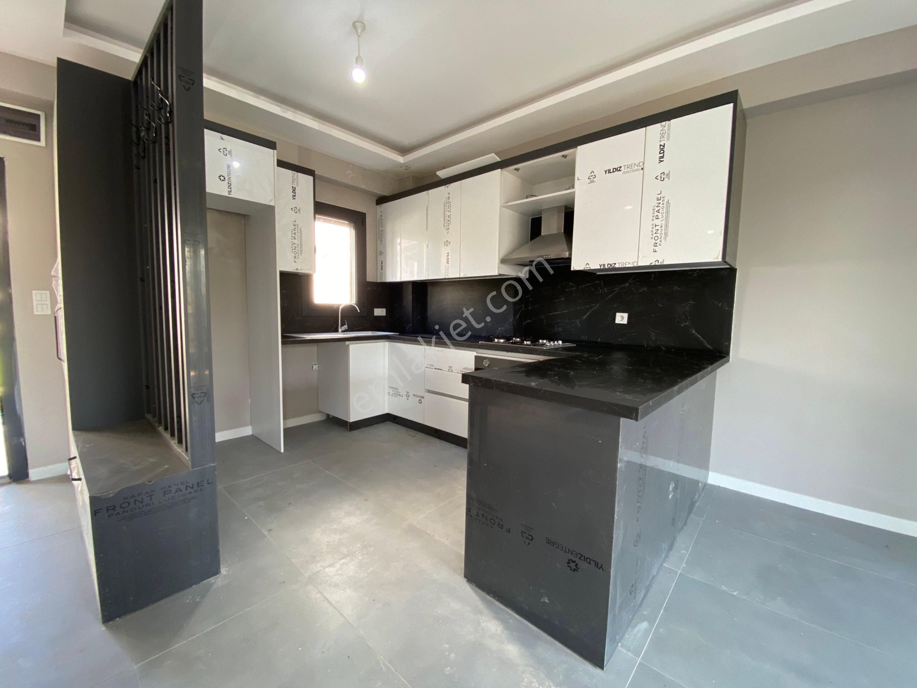 Güçlü Kardeşlerden Gürede Denize Yakın 3+1 Villa - Görsel 18