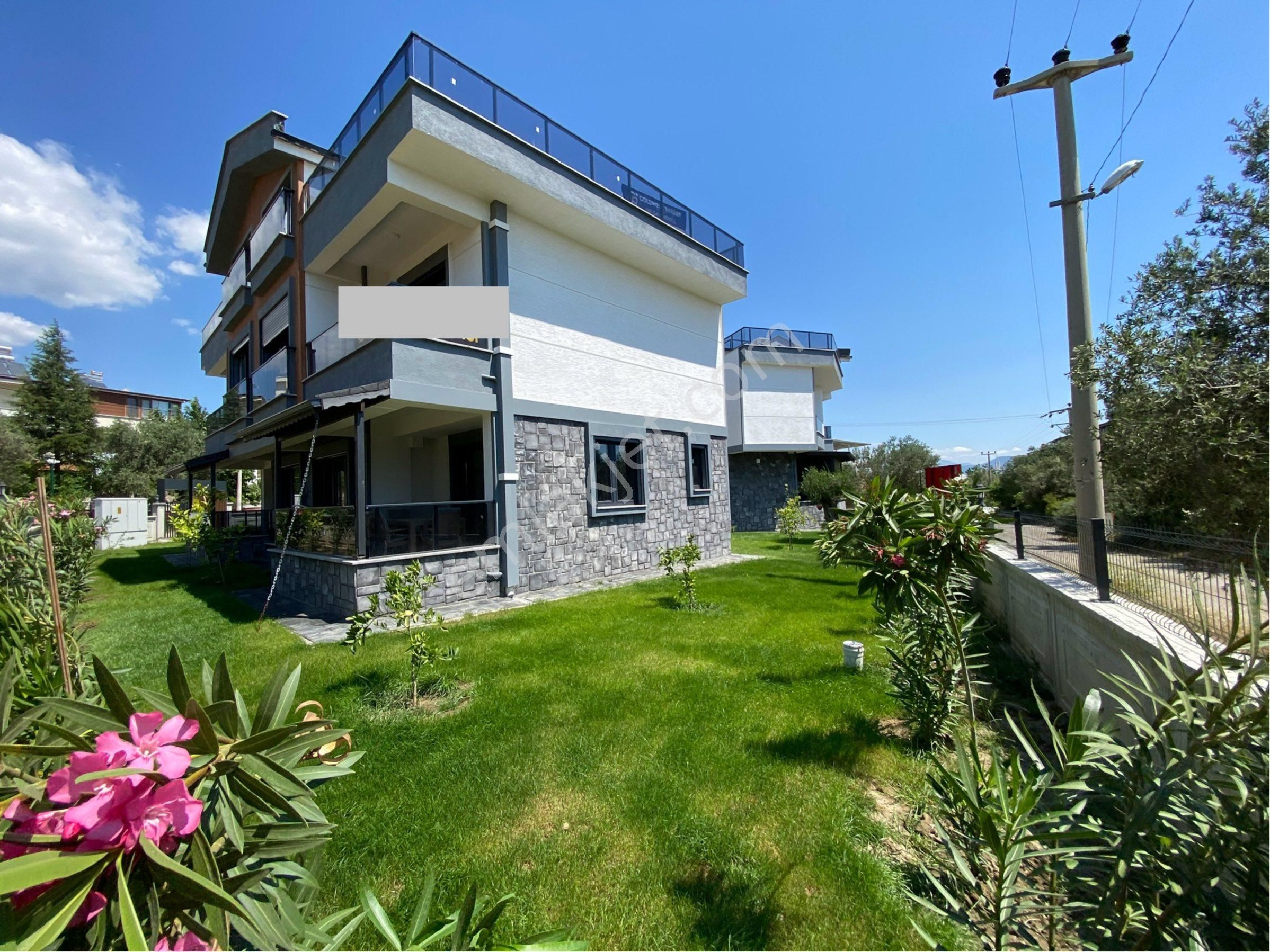 Güçlü Kardeşlerden Gürede Denize Yakın 3+1 Villa - Görsel 2