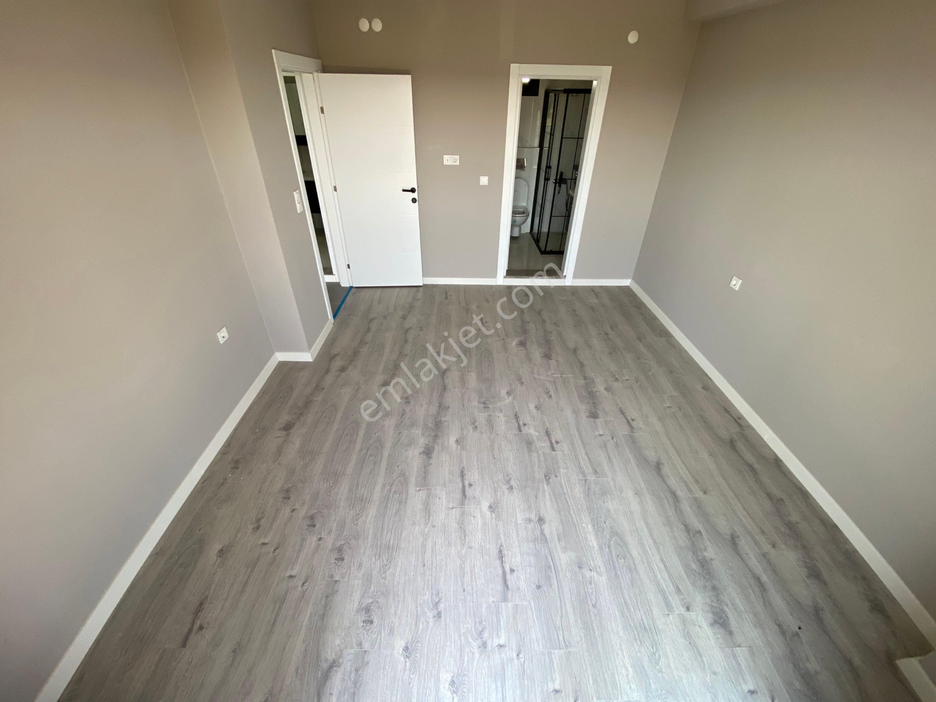 Güçlü Kardeşlerden Gürede Denize Yakın 3+1 Villa - Görsel 26