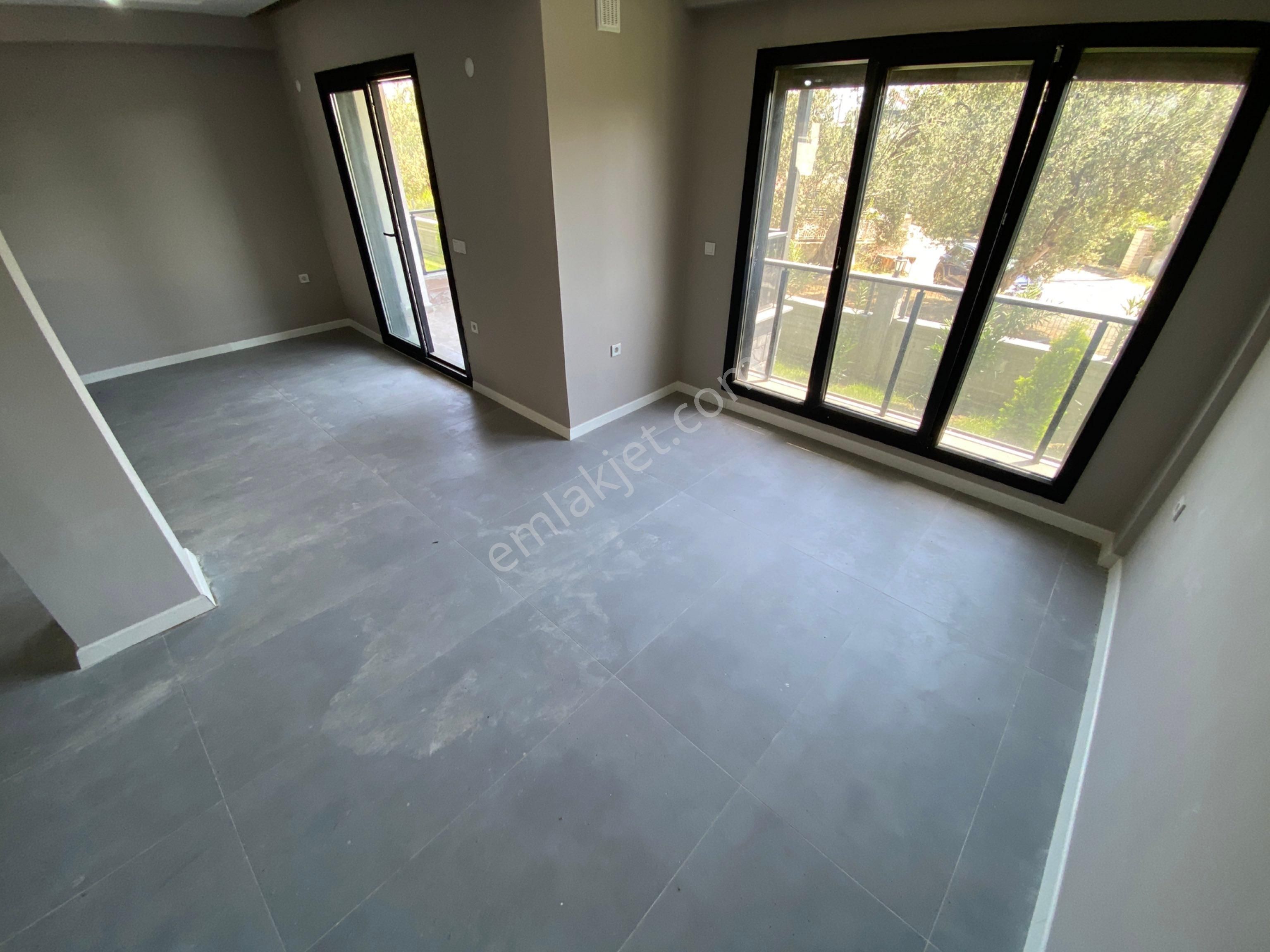 Güçlü Kardeşlerden Gürede Denize Yakın 3+1 Villa - Görsel 13