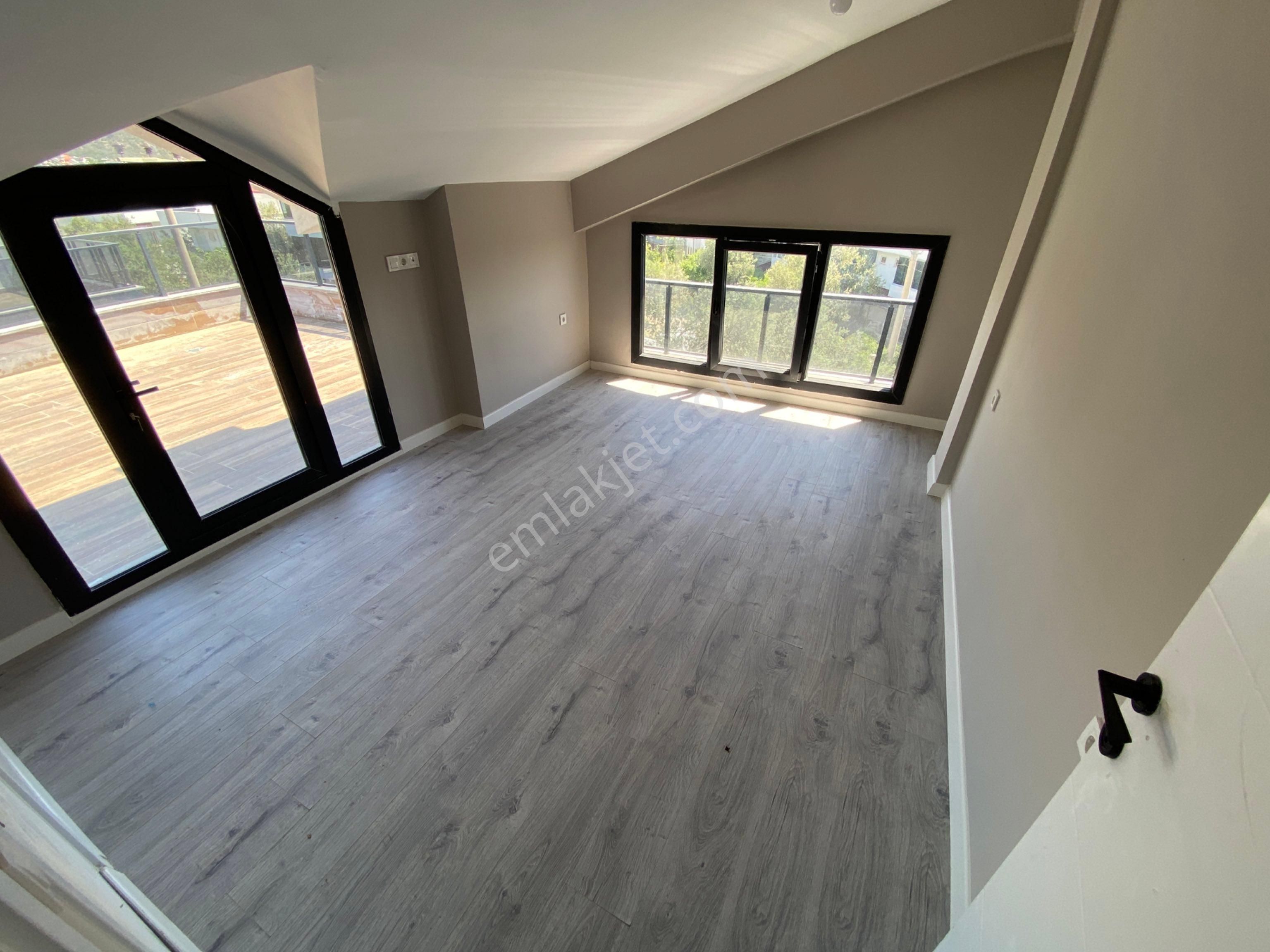 Güçlü Kardeşlerden Gürede Denize Yakın 3+1 Villa - Görsel 33