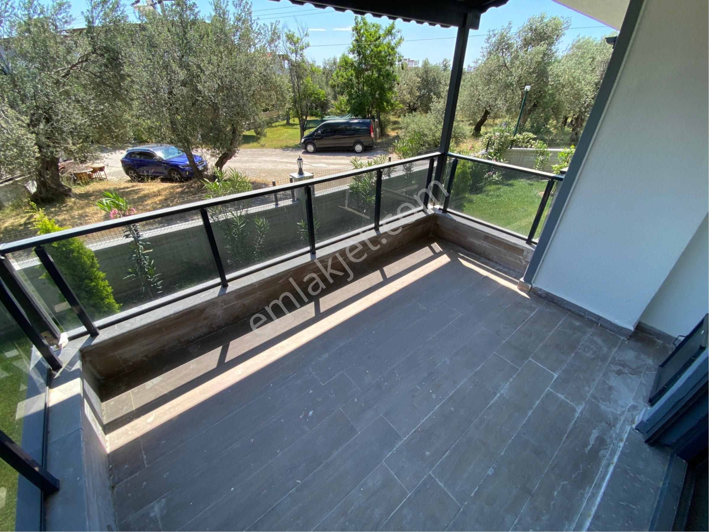 Güçlü Kardeşlerden Gürede Denize Yakın 3+1 Villa - Görsel 15