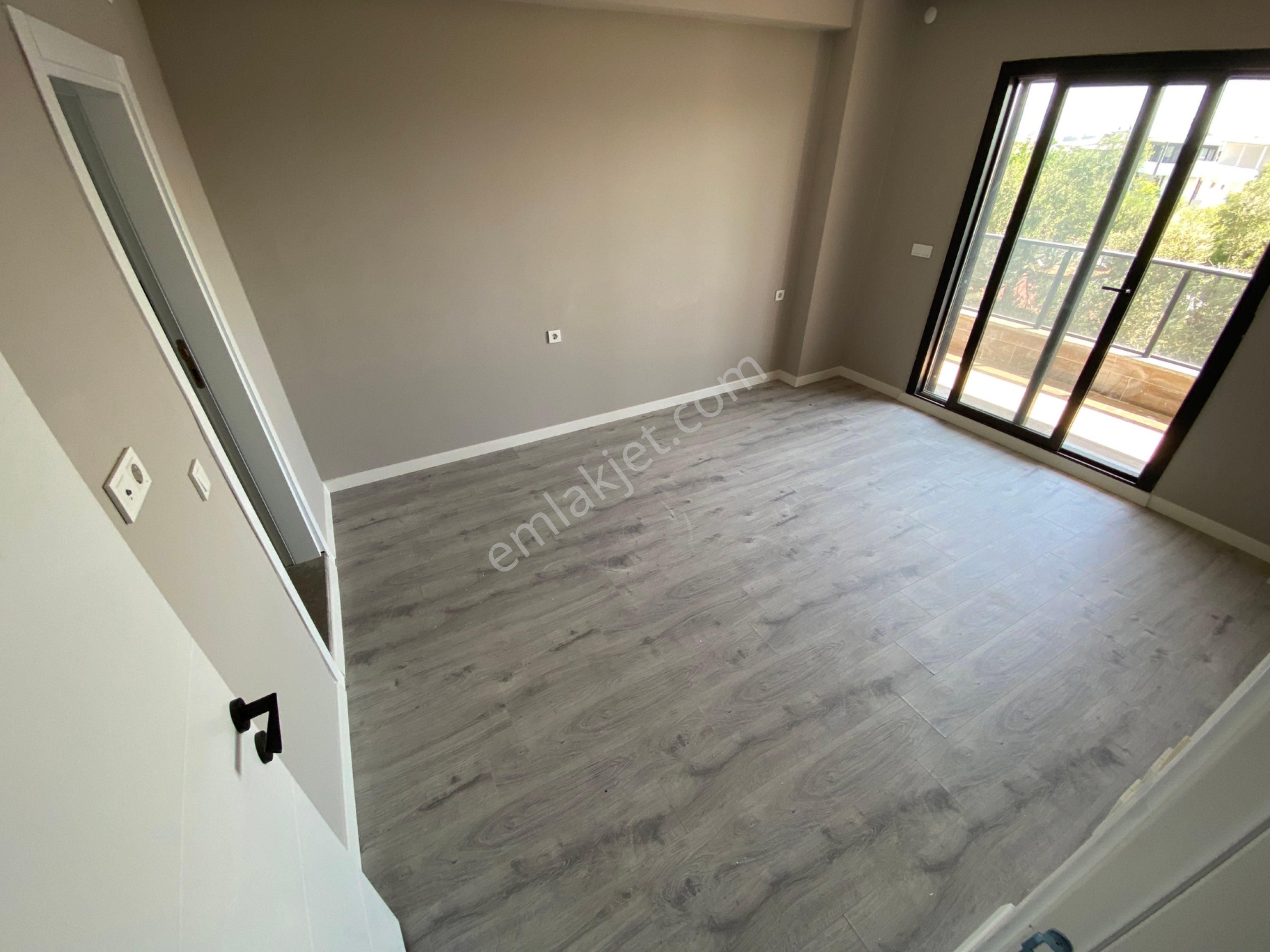 Güçlü Kardeşlerden Gürede Denize Yakın 3+1 Villa - Görsel 24