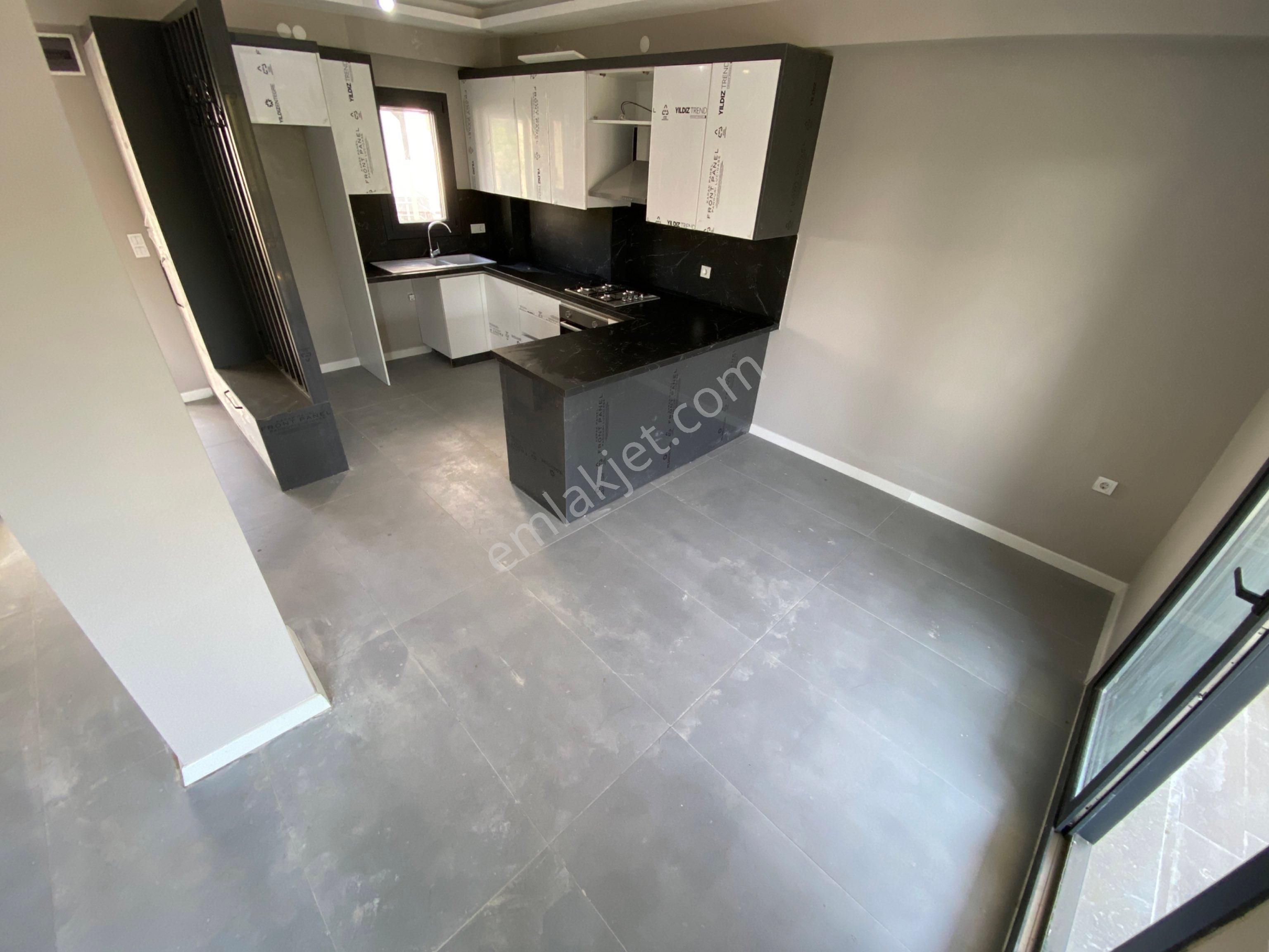 Güçlü Kardeşlerden Gürede Denize Yakın 3+1 Villa - Görsel 17
