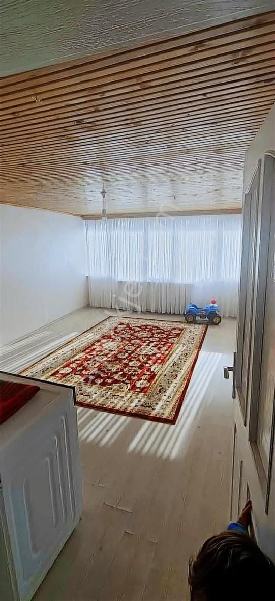 Sultançiftliği Mah Satılık 150 M Çatı Katı Köşe Başı