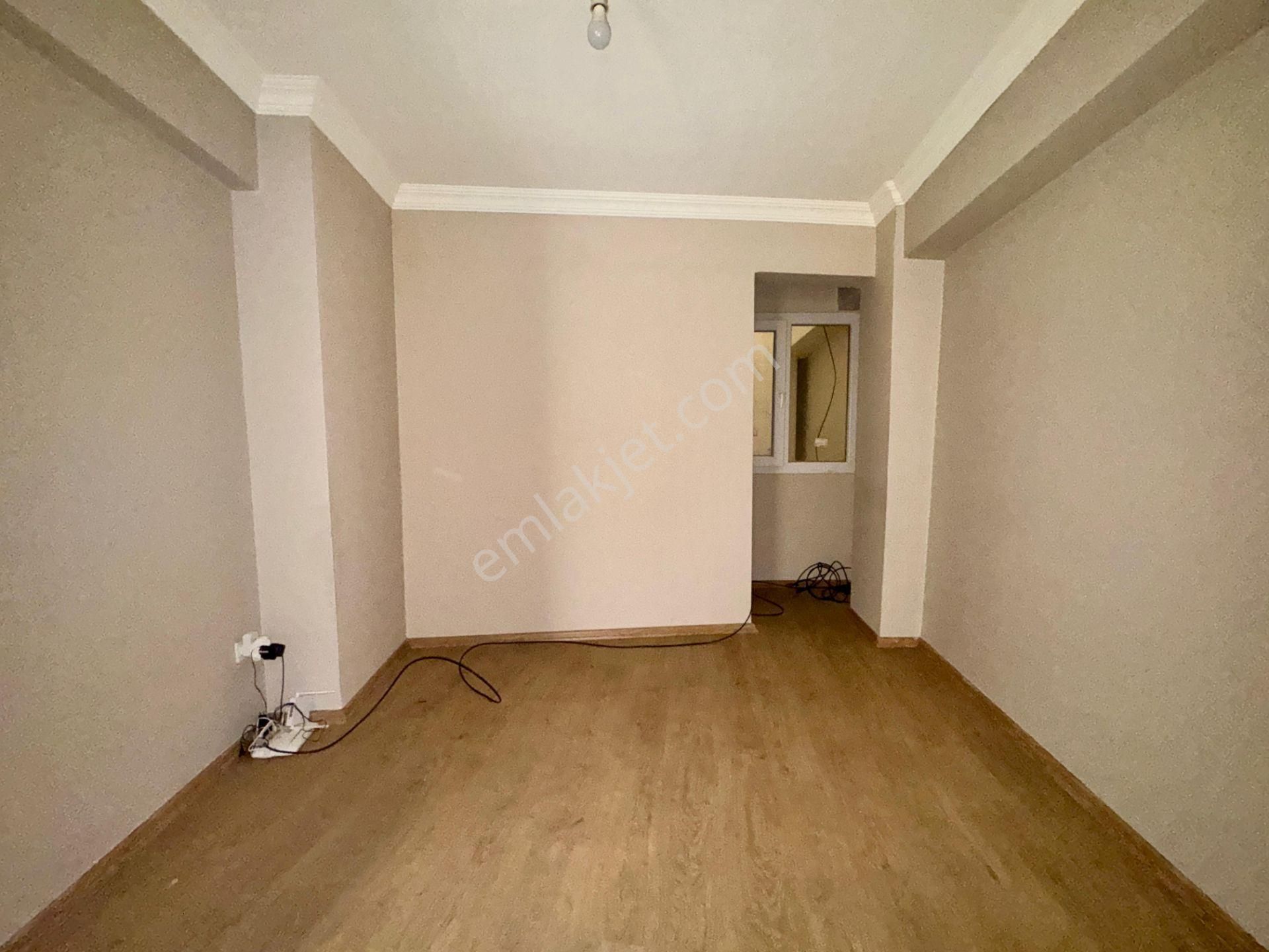 Çarşı Merkezde Satılık Doğalgazlı 1+1 Daire