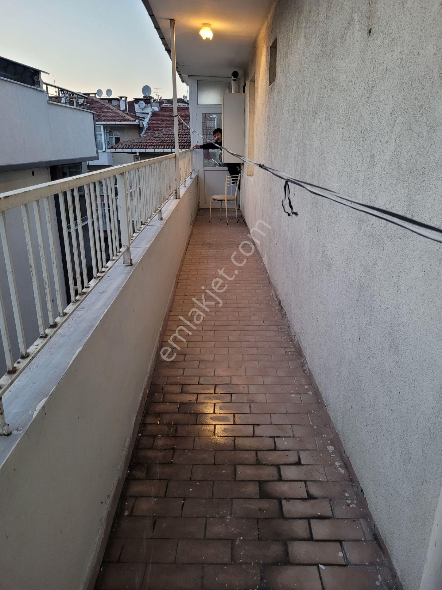 İstanbul Bahçelievler Şirinevlerde Satılık 3+1 Daire Hisseli