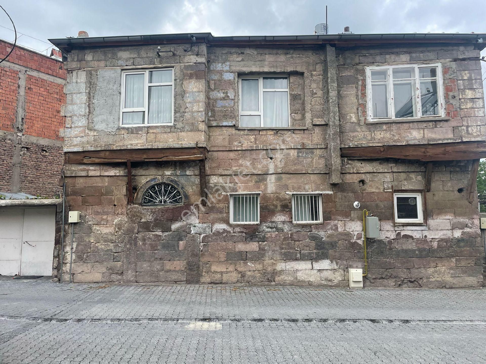 Harman Mahalllesinde Tarihi Konak