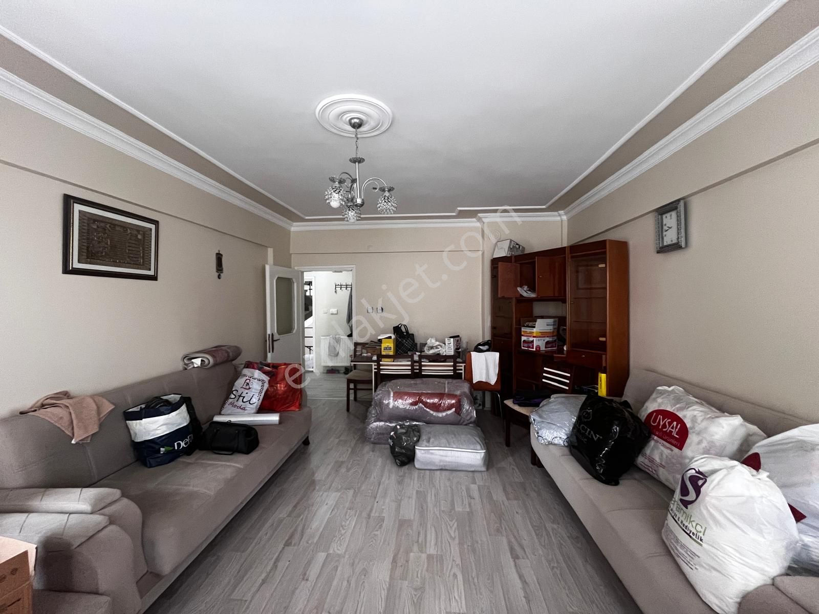 Tekirdağ Süleymanpaşa Altınova Mah. Yeniçağ Sitesinde Bakımlı 3+1 Satılık Daire