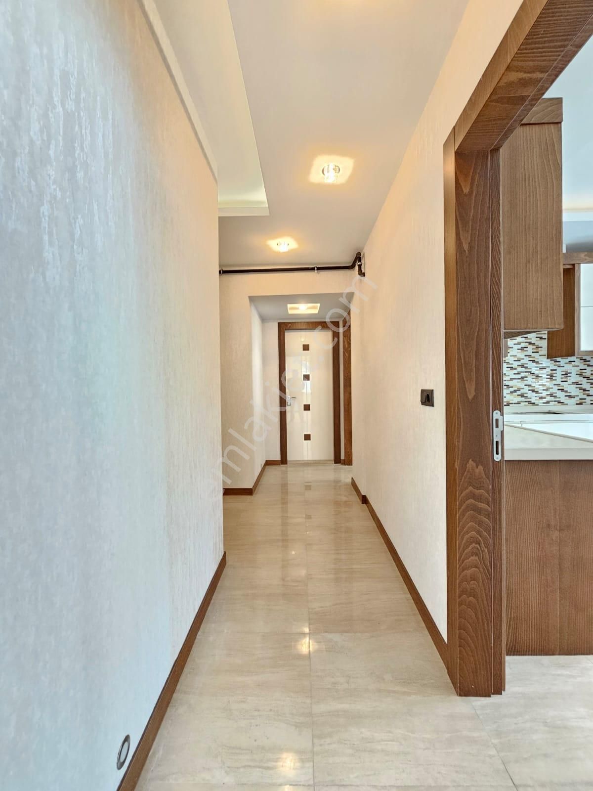 Denizli Çakmak'ta 180 M2 3+1 Lüks Kaçırılmayacak Arakat Satılık Daire
