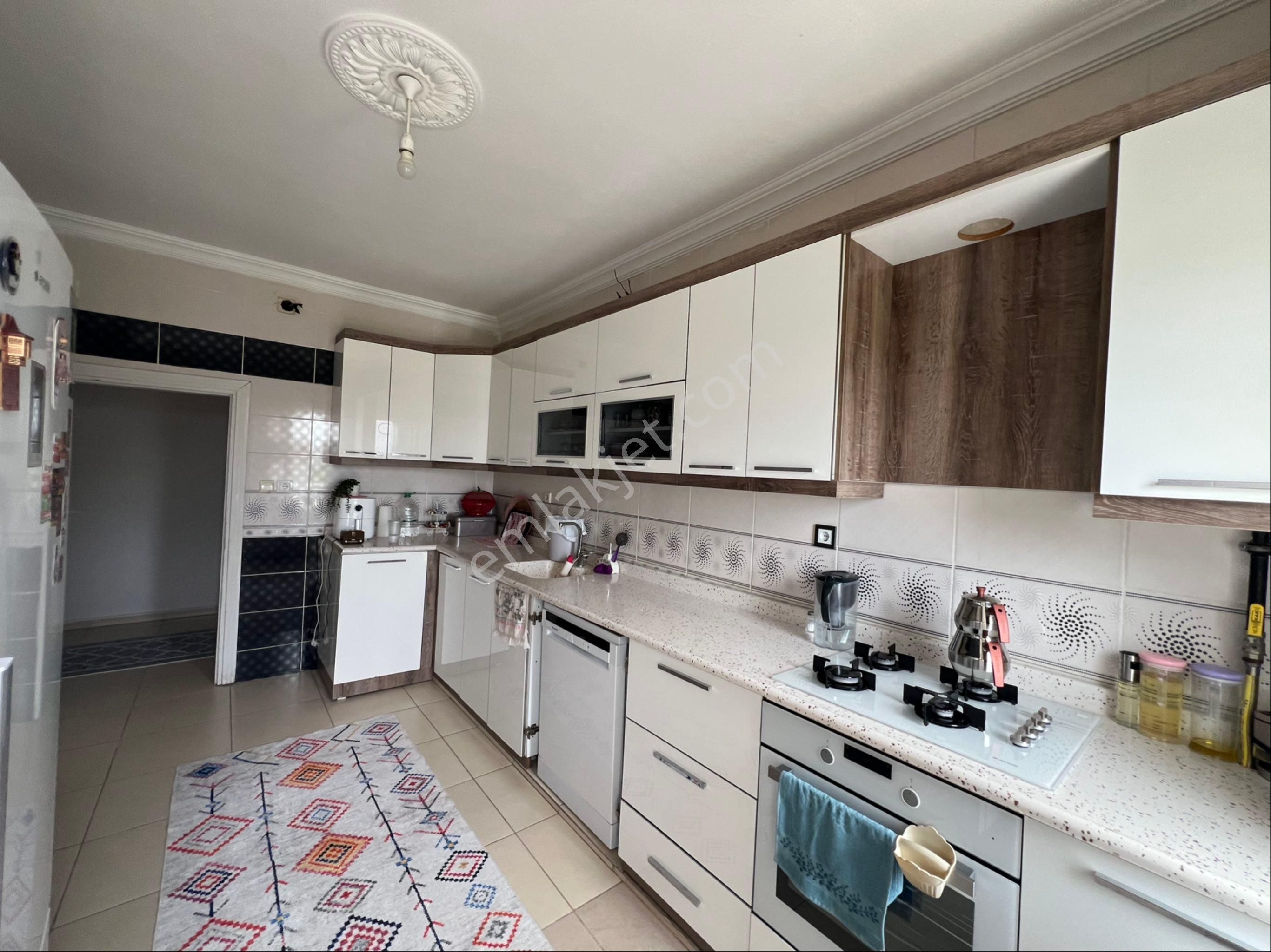 Solcan Eml Aktan Satılık 3 + 1 Daire Devlet Hastanesi Yanı