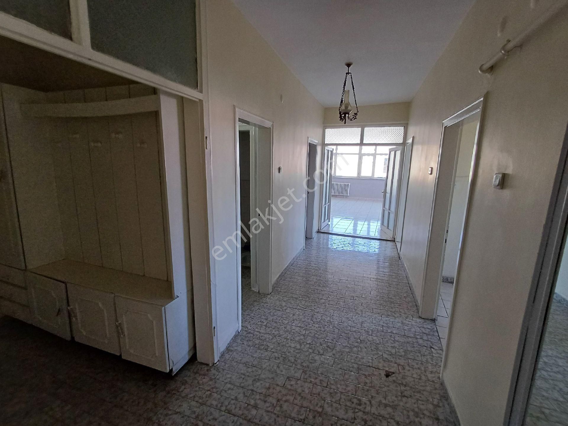 Kiralık 3+1 Ofis Rızvanağa Cad