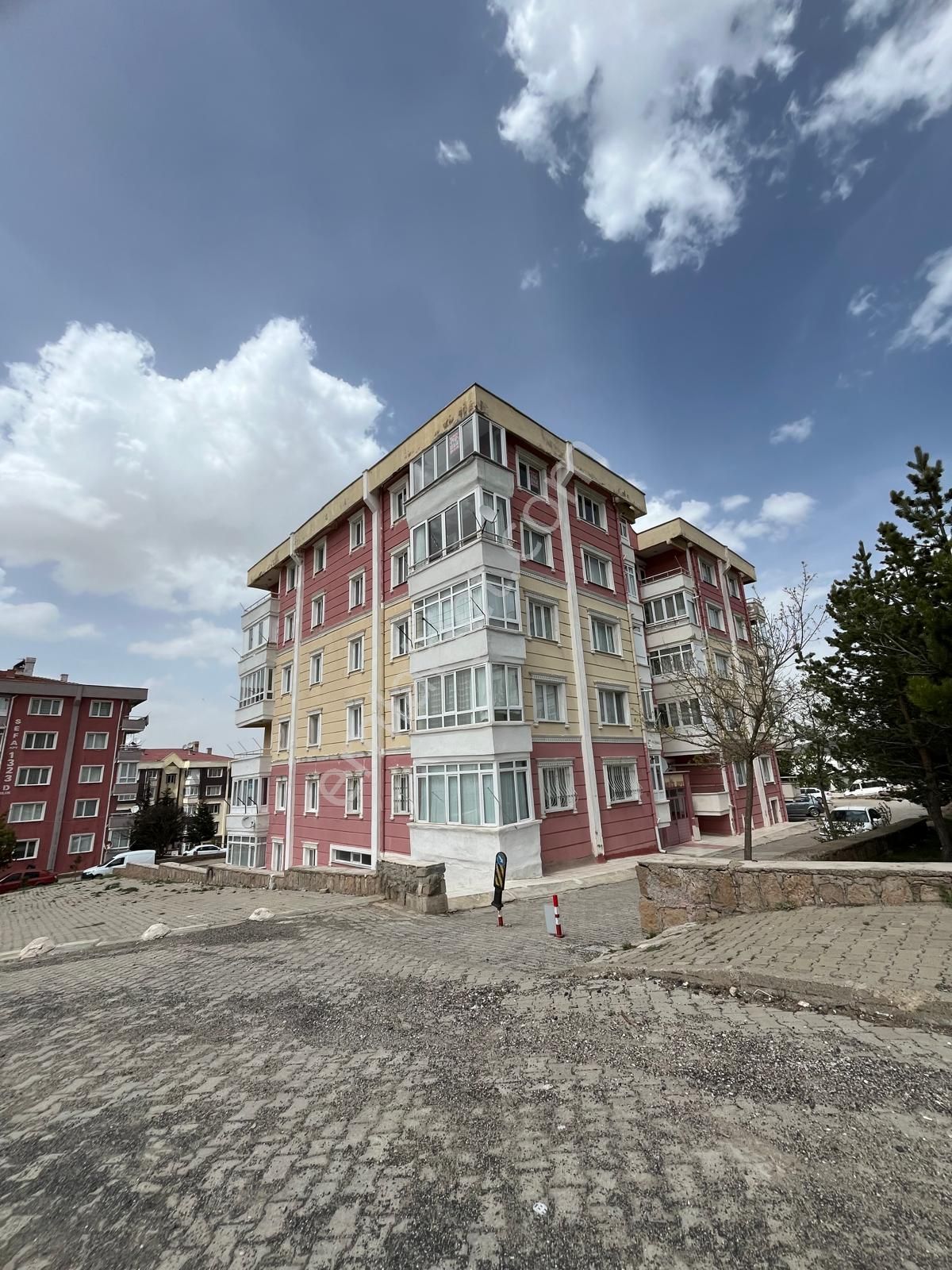 Bahçeşehir Mahallesinde 3+1 Kiralık Daire **burcu Emlaktan**