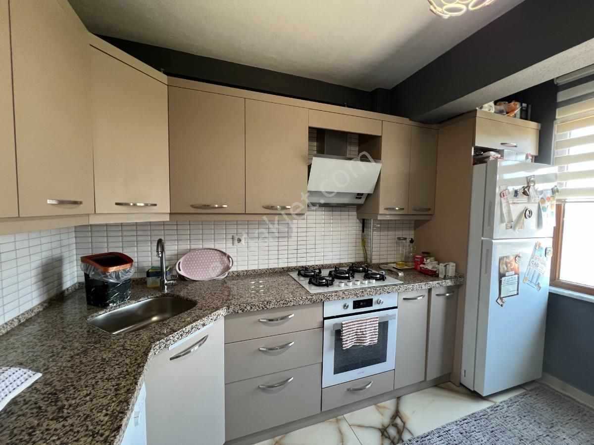 Sakarya Serdivan Bahçelievler Kirişhane Cad.üzerinde 2+1 Daire