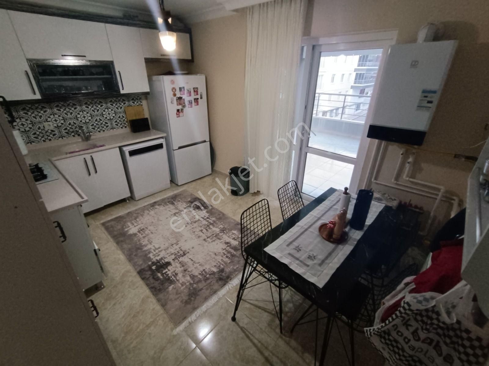Feruduncelik Mah.de Migros Market Yakın 3.kat 3+1 130m2 Teras Balkonlu