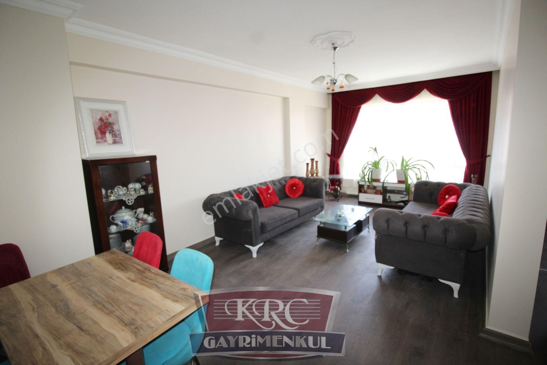 Krc'den Bağlarbaşı Caddesi Üzerinde Full Eşyalı 4.katta Kiralık