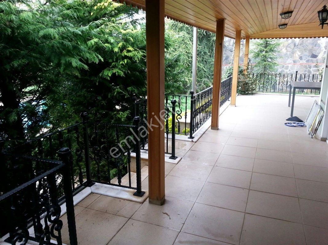 Mudanya Bademli'de 5+1 Eşyalı Kiralık Villa