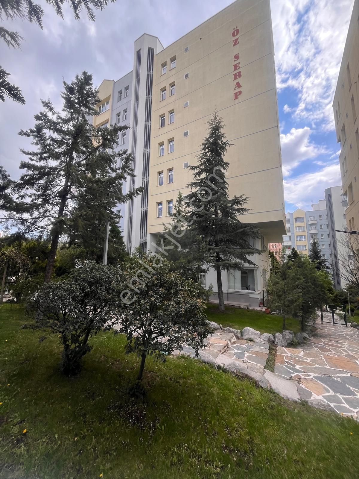 Kentkoop'ta-metroya Yakın-ara Kat-140 M2- 3+1-harika Lokasyon-kiralık Daire