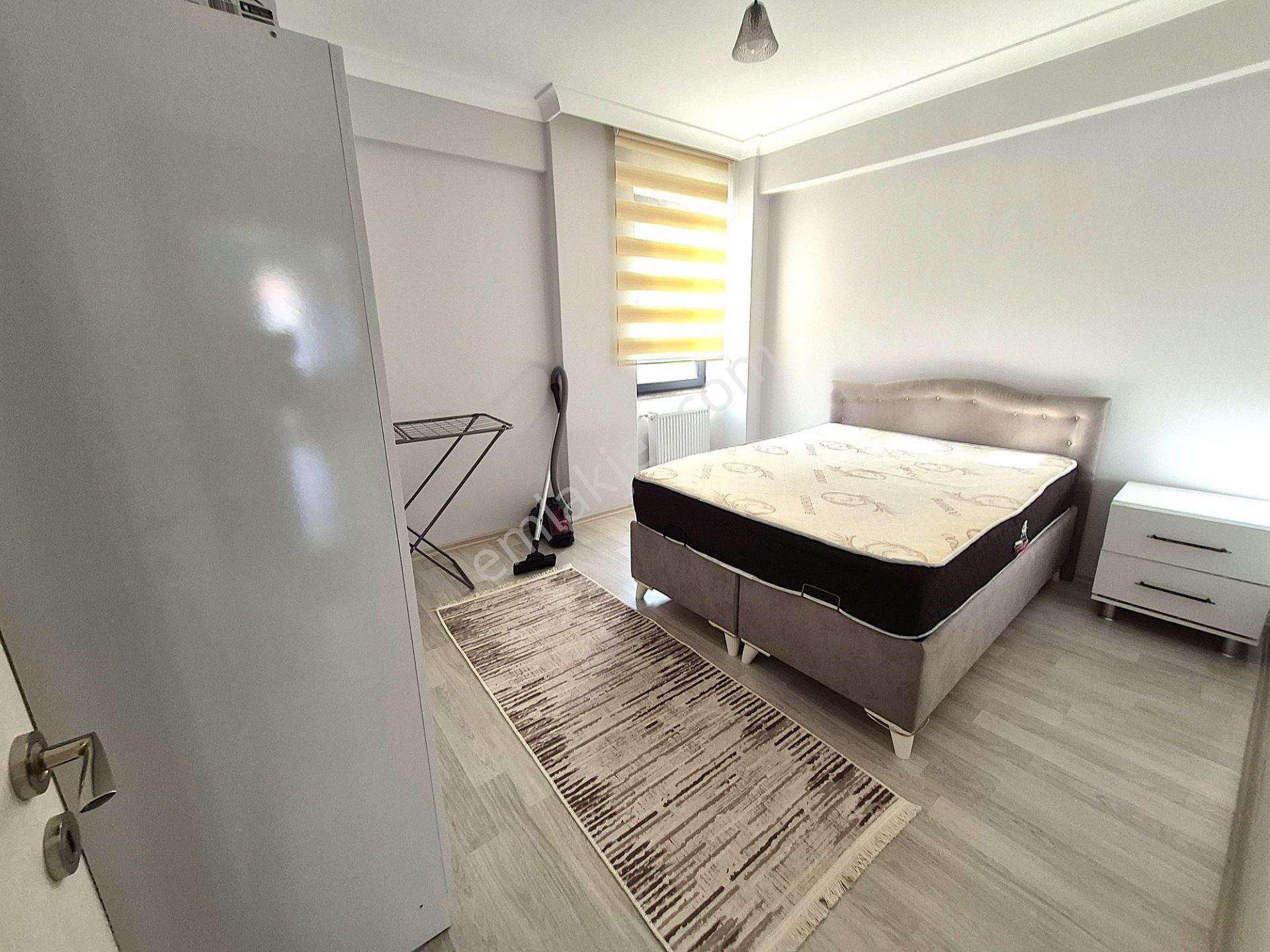 El/ya 'dan Anafartalar Cad. Ve Hilton Yakını Sıfır Eşyalı 1+1