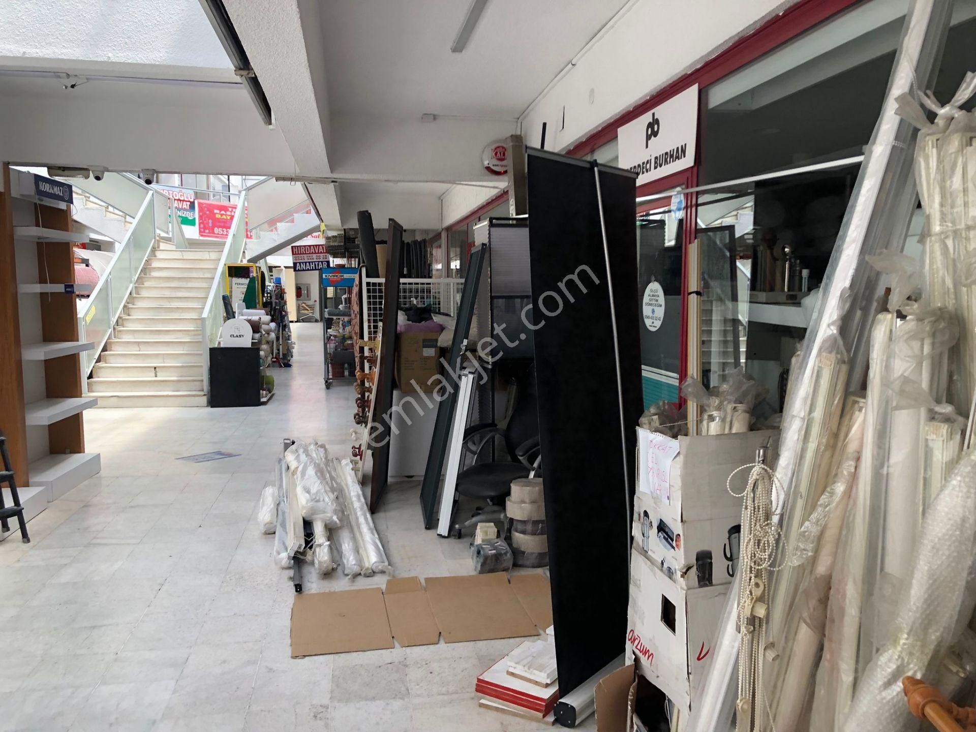 Rıza Acar Gayrimenkulden Özmen Çarşısında 40 M2 Dükkan Mağaza Boş