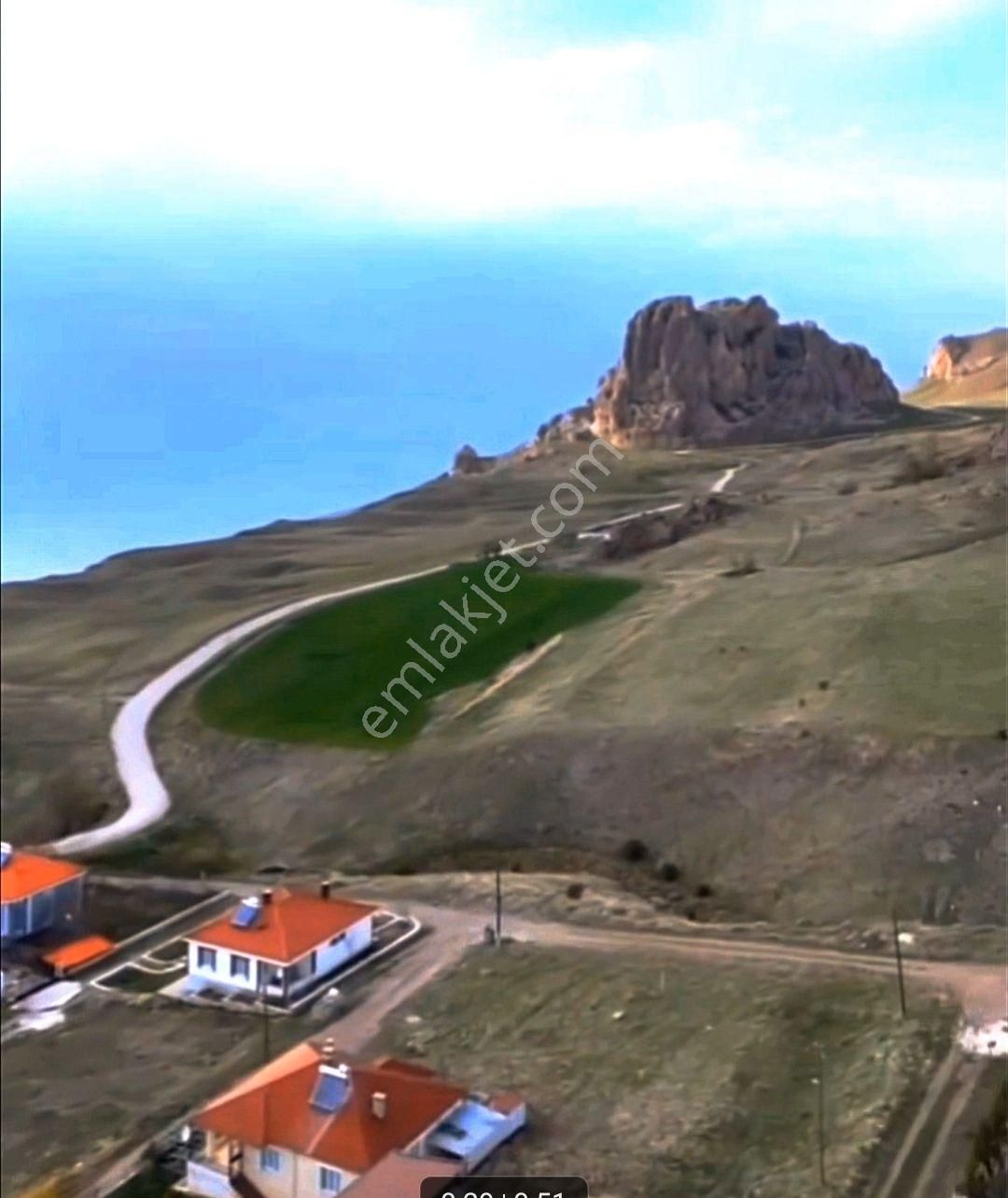 Göl Manzaralı Arsa