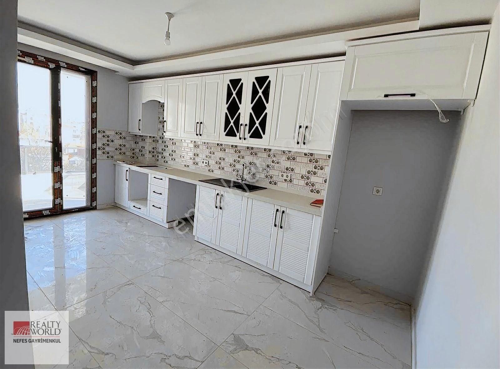 Rw Nefes'ten Altınova'da 3+1 Kapalı Mutfak Daire