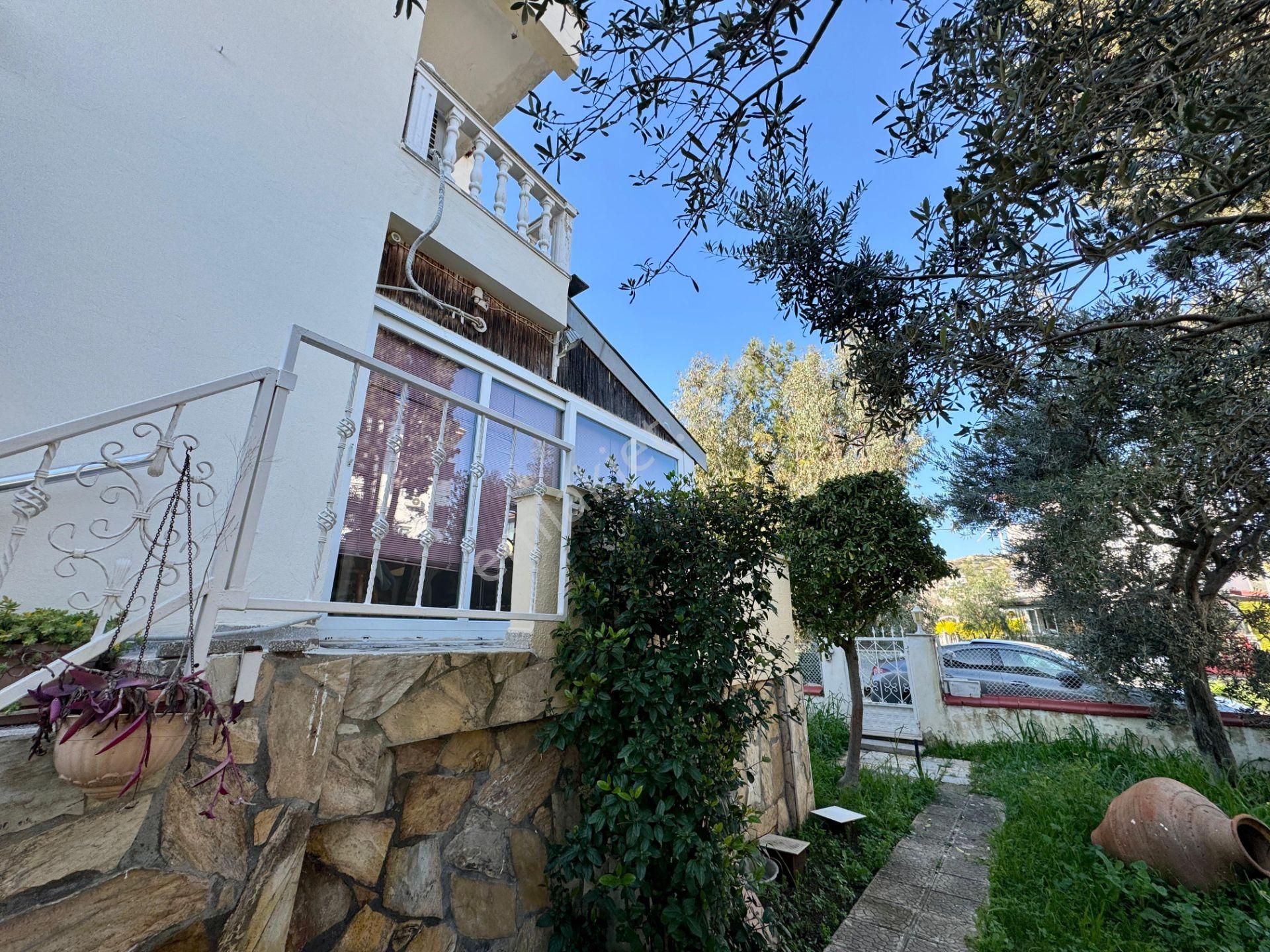 Sığacık'ın Gözdesi Girlen Mevkii De Satılık Villa - Görsel 14