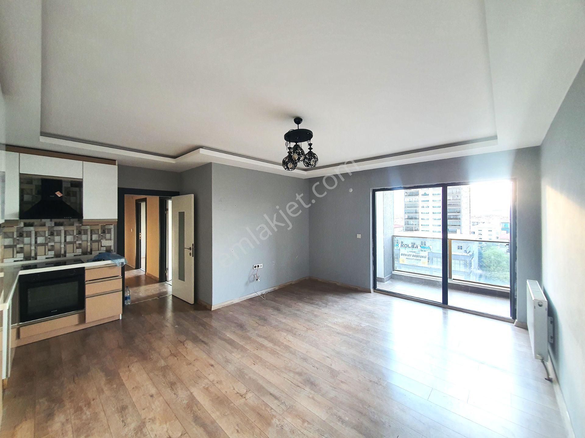 Yeşilova'da Kat Mülkiyet Tapulu Ön Cephe 3+1 Daire/ofis/marka