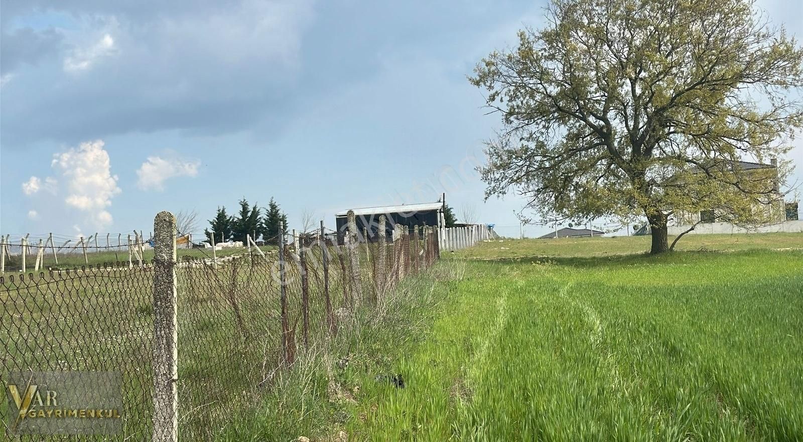 Tekirdağ Çerkezköy Ambardere'de Satılık Villa İmarlı 800 M2 Arsa