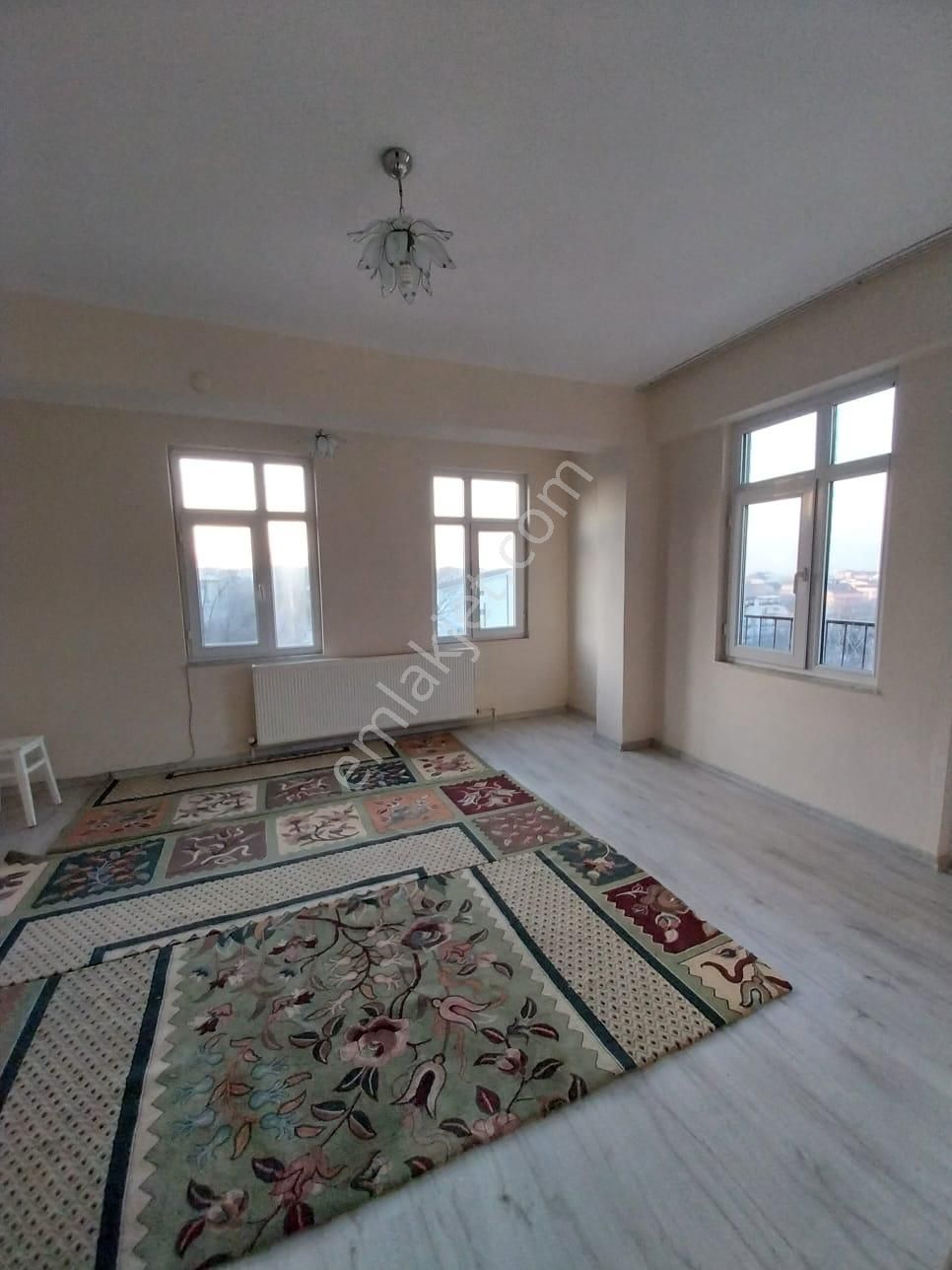 Kocaeli Gölcük Çiftlik Mahallesi Kiralık 150 M² 4+1 Çatı Dübleksi