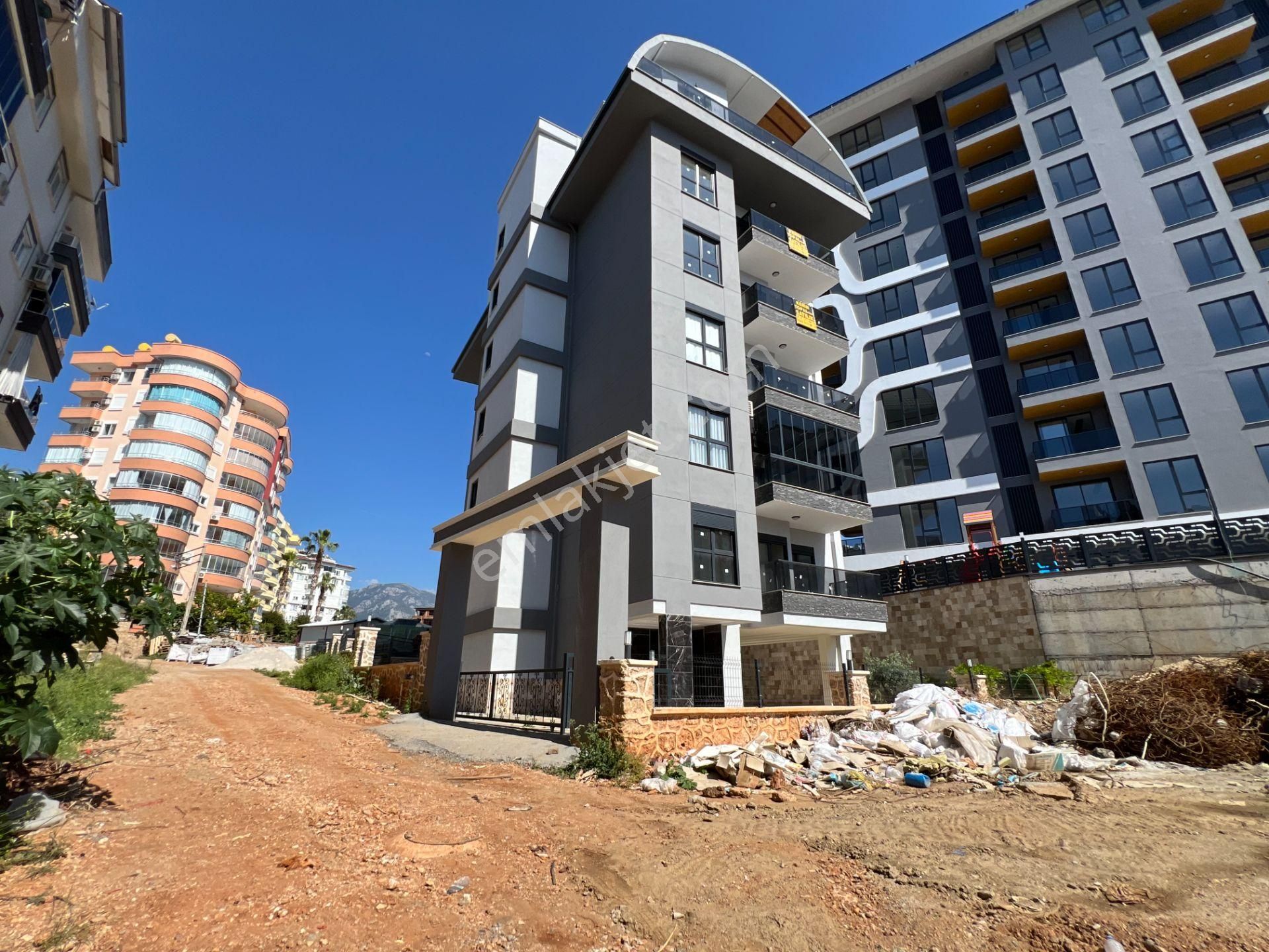 Alanya Tosmurda Satılık 2+1 Site İçi Havuzlu Sıfır Lüks Daire