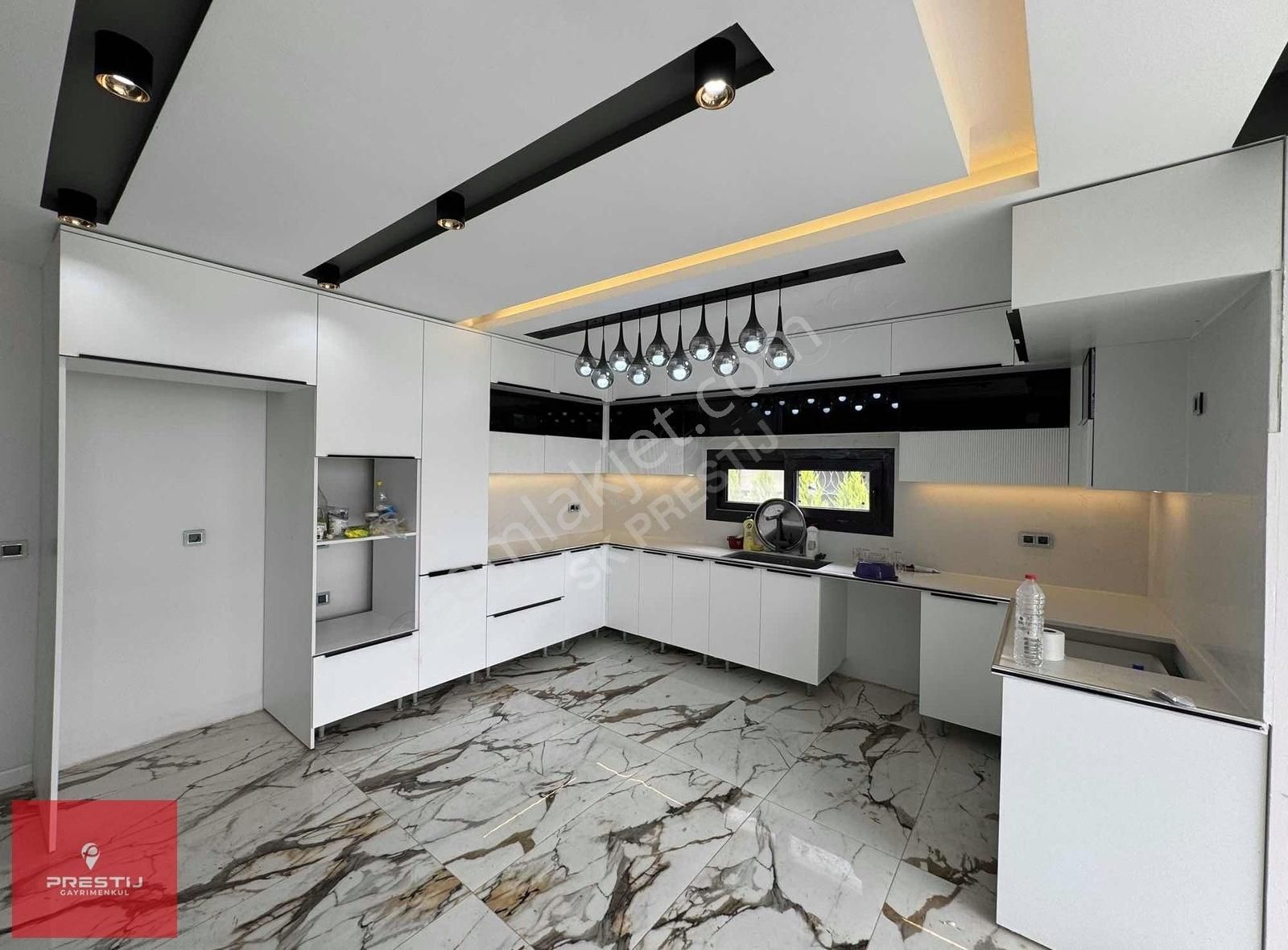 Çınarlıda 460m2 Arsa İçerisinde Dubleks 5+1 Süper Lüx İskanlı