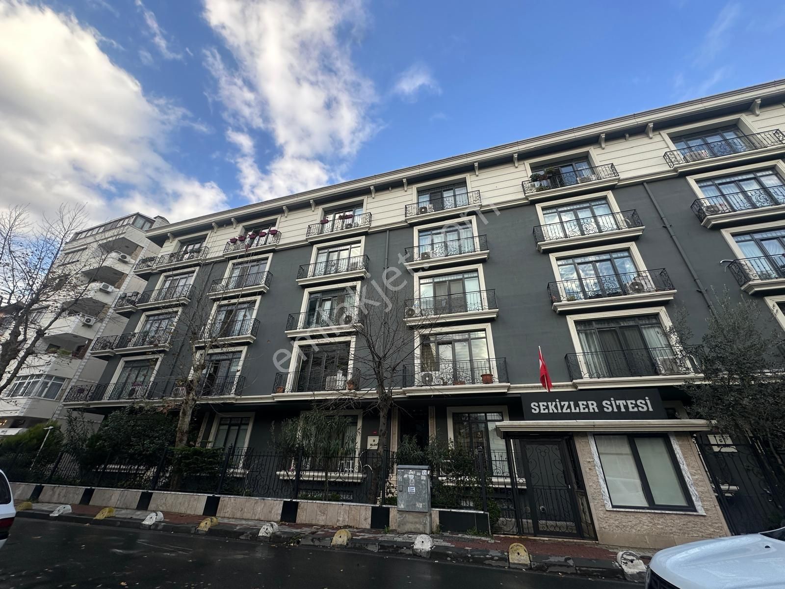 Şişli Sitesi İçerisinde 3+1 Satılık Daire