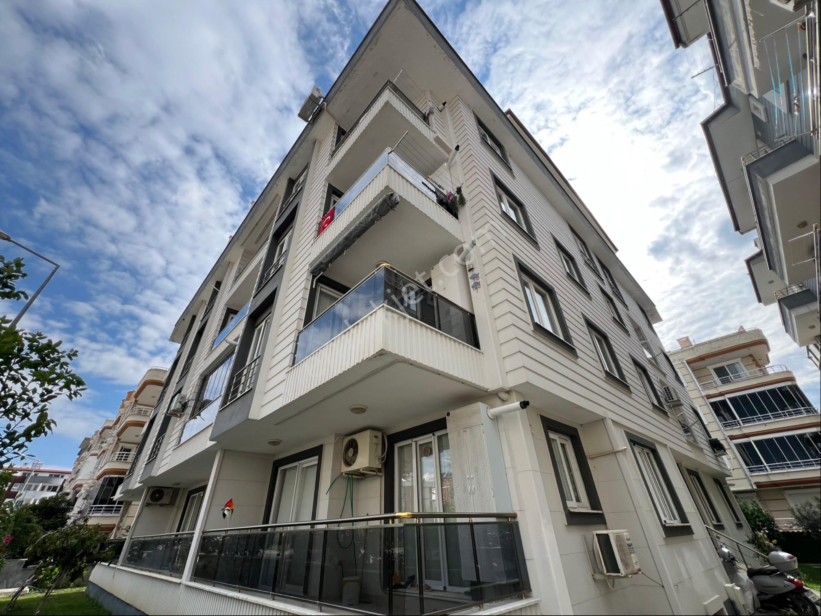 Akçay Oya Gayrimenkul'den Altınkum'da 1+1 Ara Kat Emsalsiz Daire
