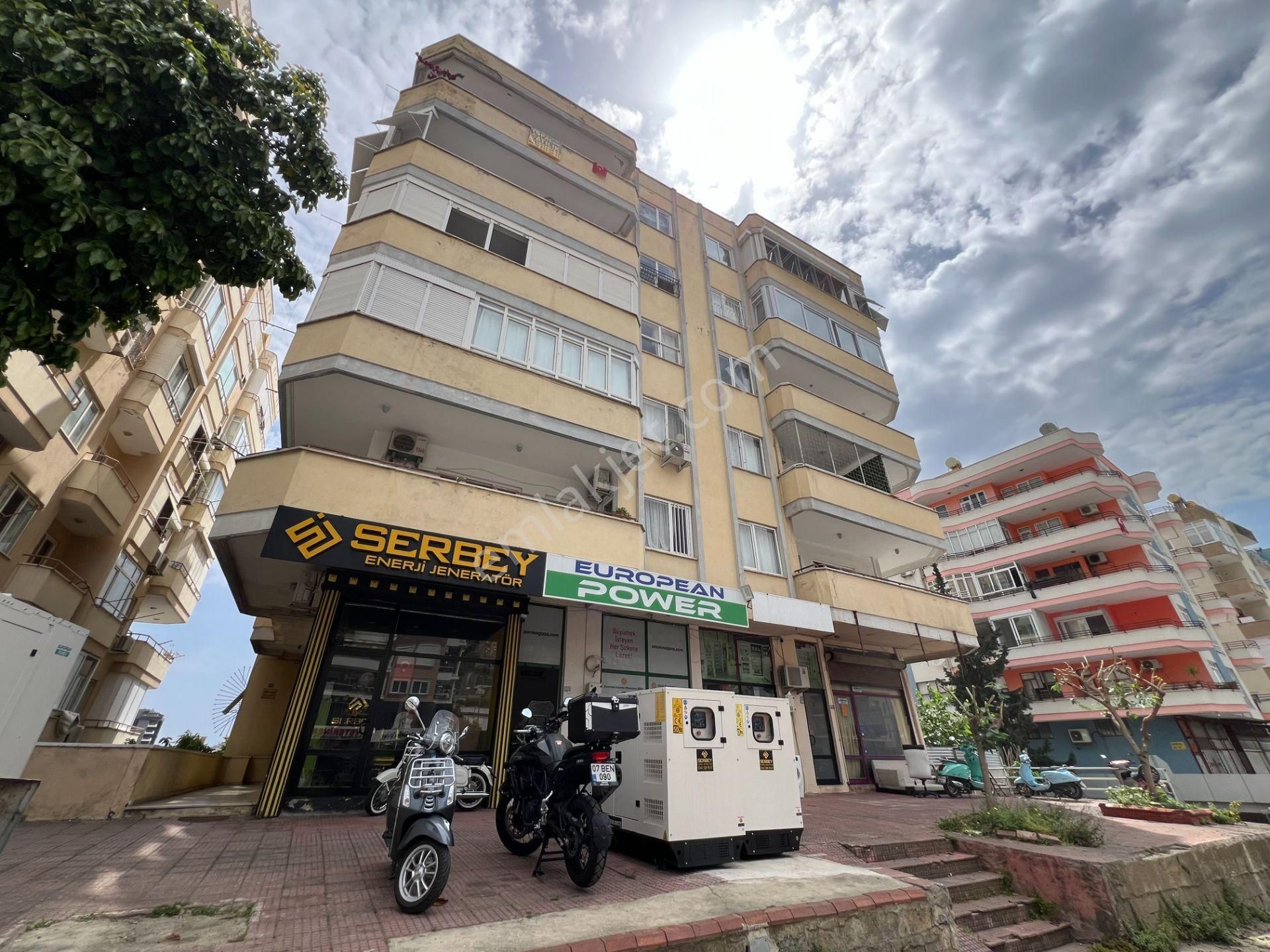 Alanya Merkezde Satılık 2+1 Ayrı Mutfak Asansörlü Kupon Daire