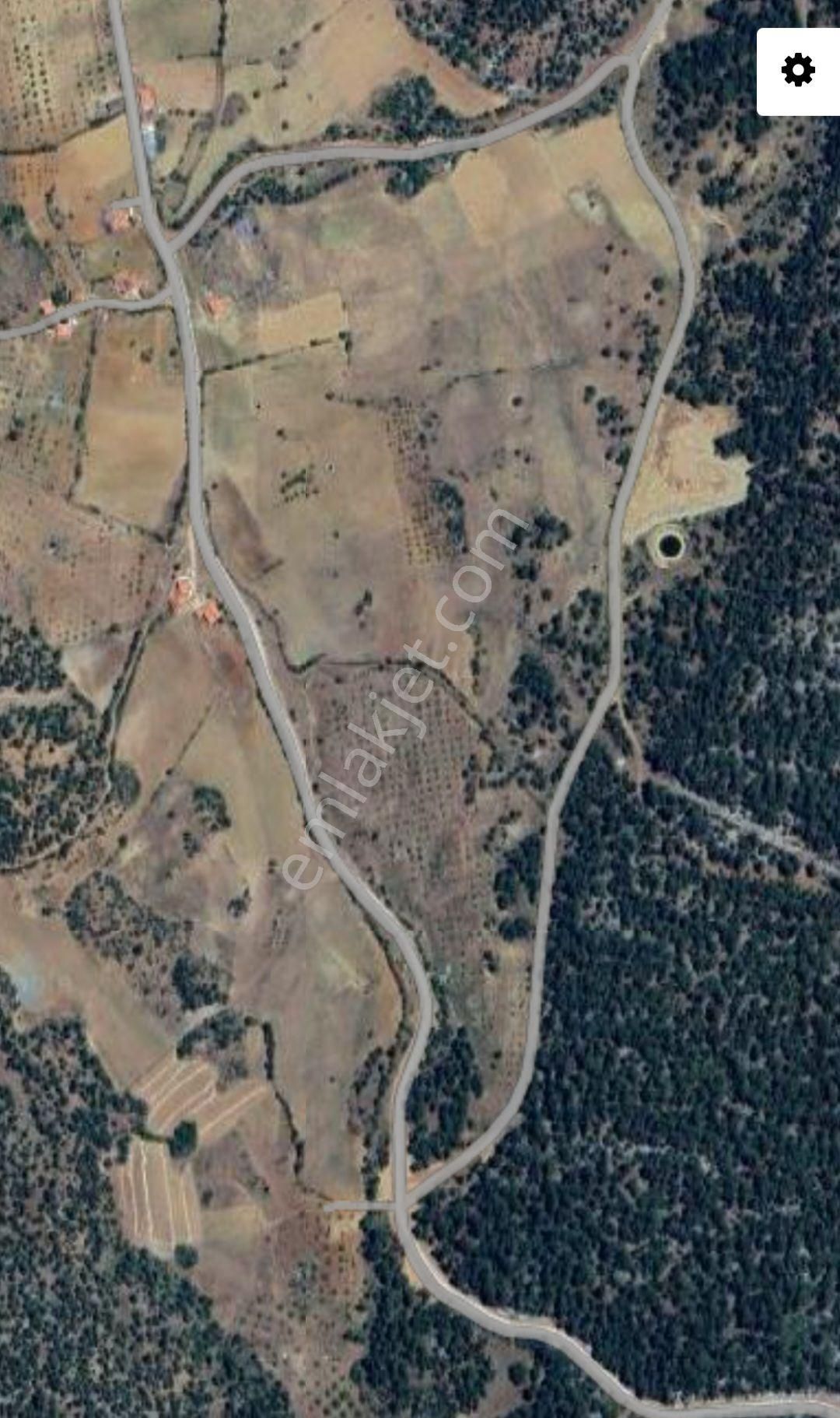 Kale/karayayla'da 52.000 M2 Fırsat Tarla. asfalt, Dibinde. yerleşime 800 Mt.