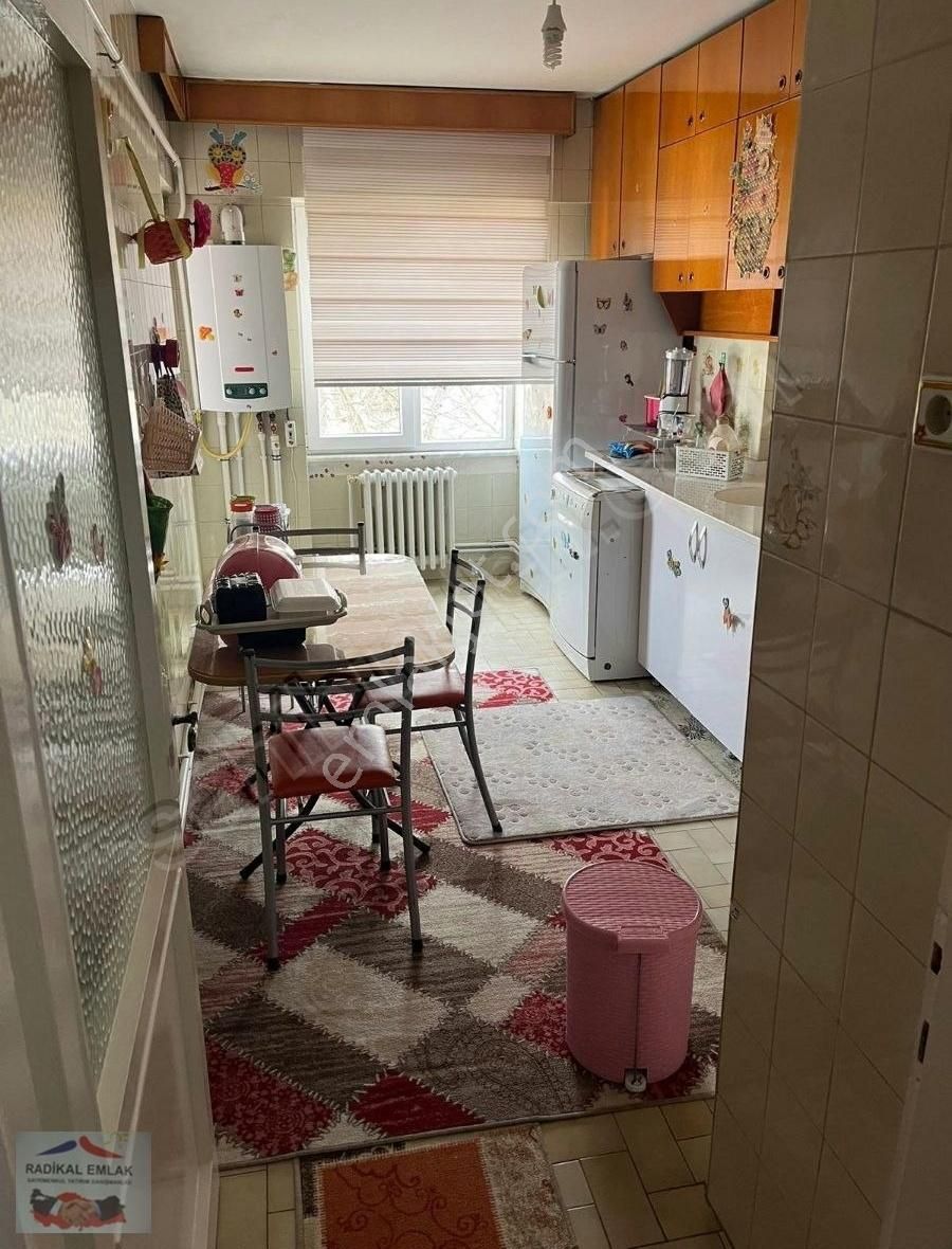 Merkez Kurtuluş Mah.3+1 Salon Arakat Satılık Daire