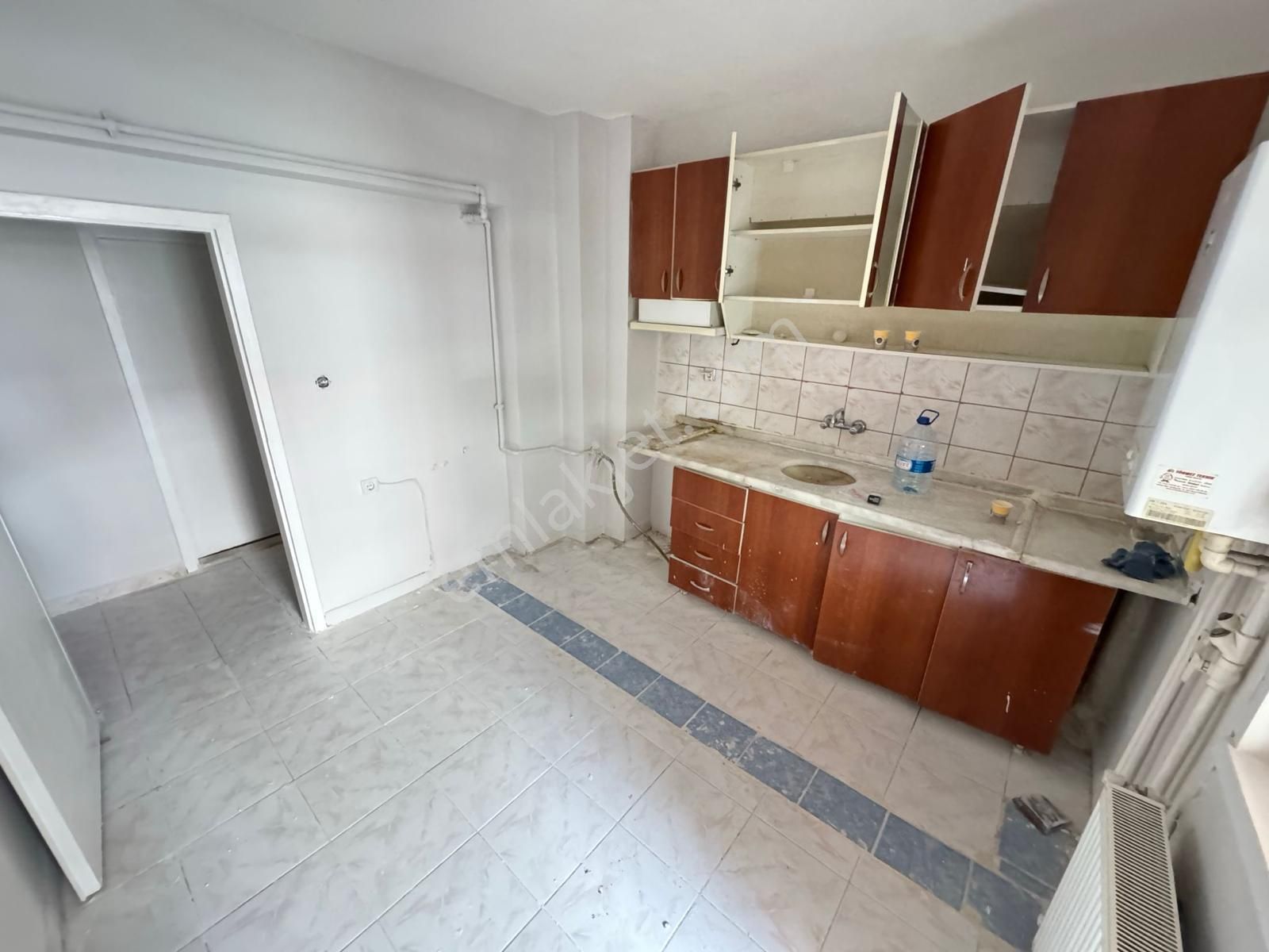 Sincan Andiçen Mah De Yüksek Giriş Altında Daire Var 3+1 Daire