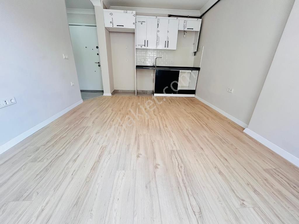 İdealtepe Minibüs Caddesi Üzerinde Öncephe Sıfır 2+1