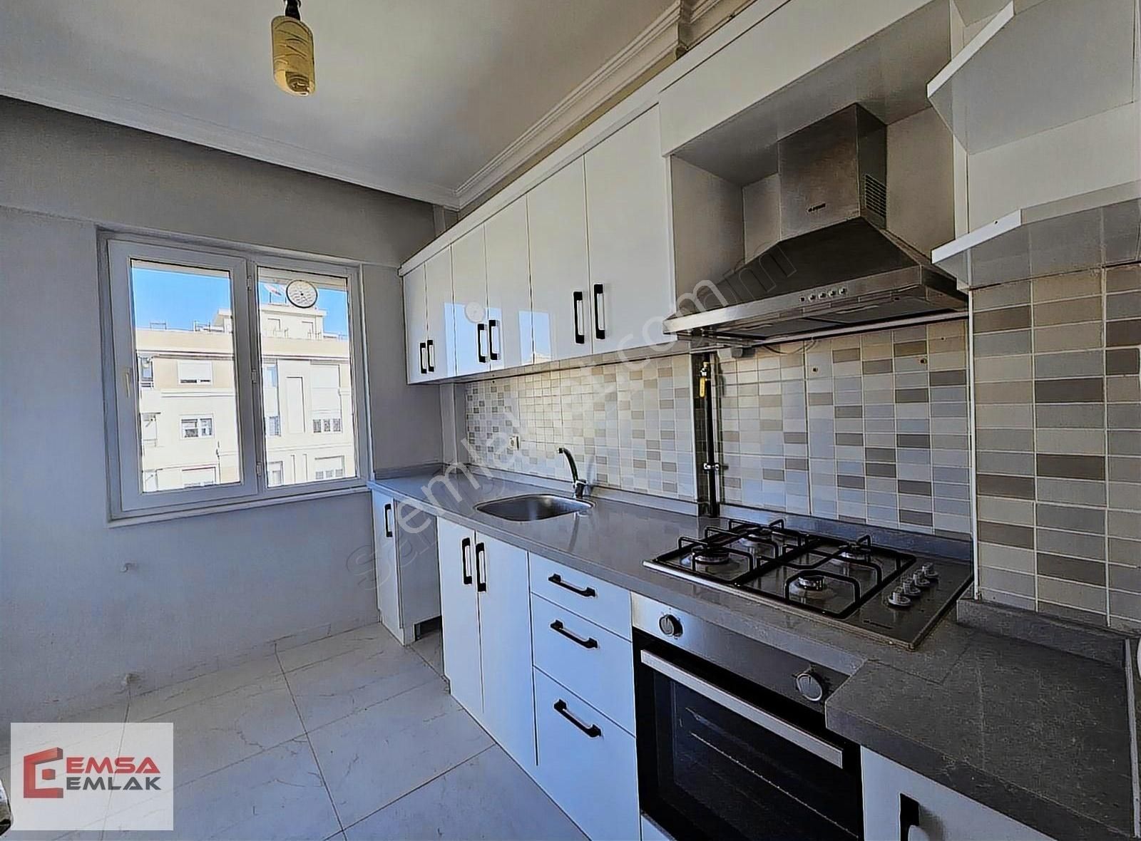 Yalı Caddesinde Park Manzaralı Masrafsız 2+1 Ayrı Mutfaklı Daire