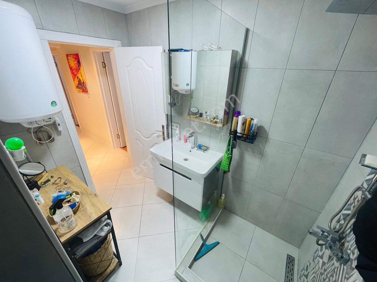 Reşadiye’den Dikmen Osman Temiz Mah. İlker Cad’sine Çok Yakın 2+1 Full Yapılı Daire
