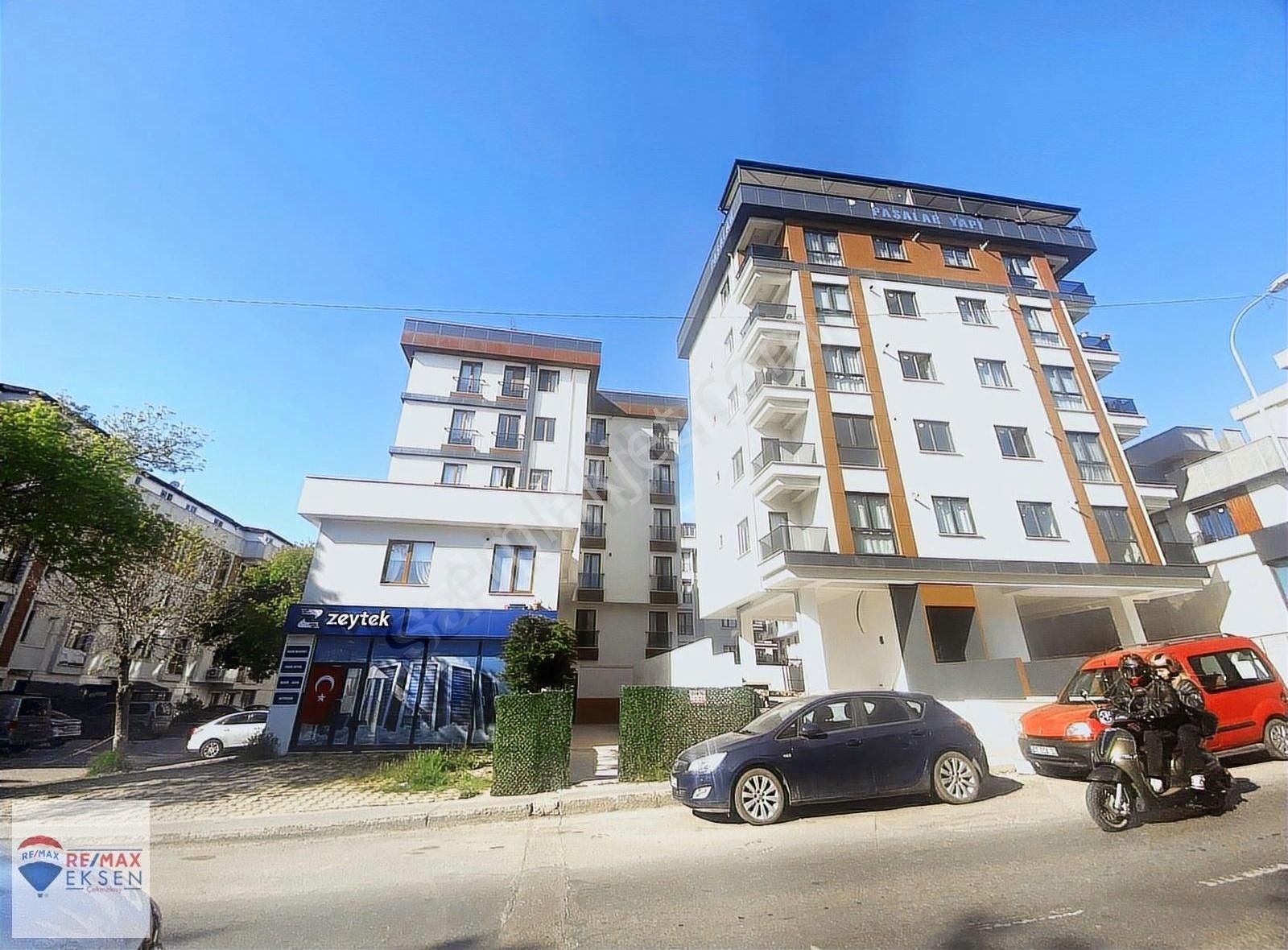 Çekmeköy Alemdağ Saray Caddesi Üzerinde 1+1 Yatırımlık Satılık