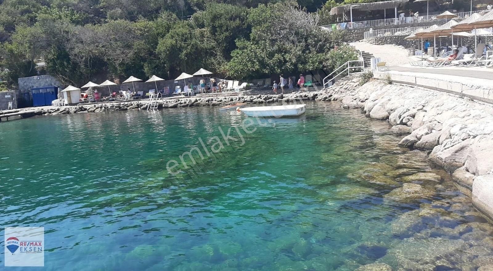 Bodrum Türkbükü Hekımköy Sitesınde Satılık Plajlı Bahçeli Vılla