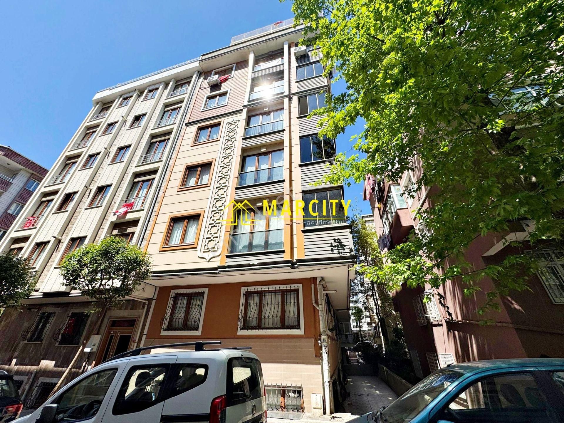 Marcity'den Feritselim Paşa Cad.migros Yakını 2+1 Köşe Binada
