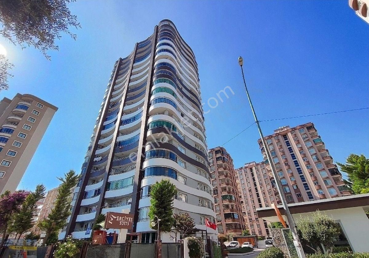 80.yıl Bulvarın'da Erciyes İnş Kalitesiyle Site İçi Güvenlikli Havuzlu Concept Daire