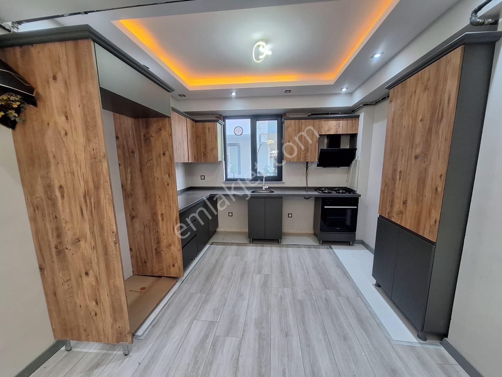 ***eryıldız Gayrimenkul'den Kapaklı Merkezde Ful+ful Kiralık 1+1 Daire