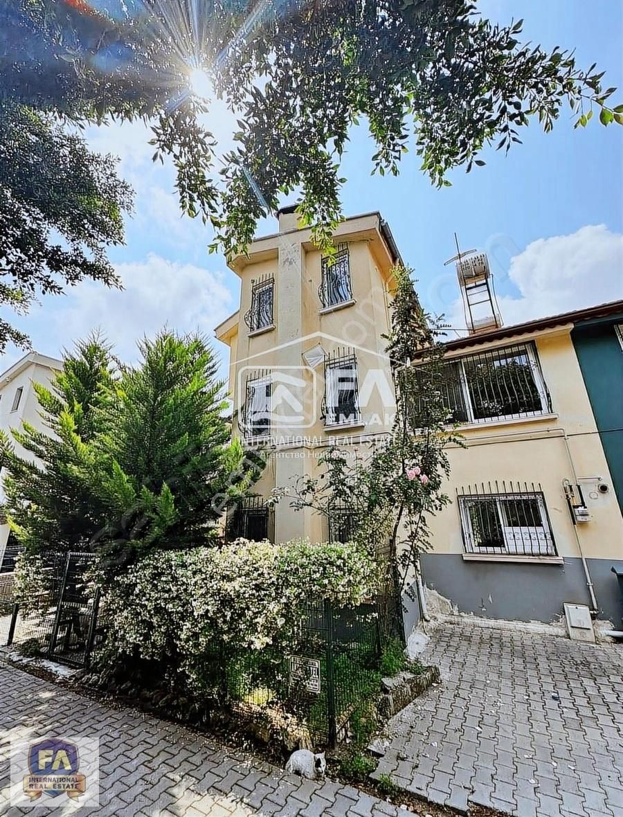 Fa'dan Kuyuluk Mah.yeşilvadi Sitesinde Doğalgazlı Lüks 5+2 Villa