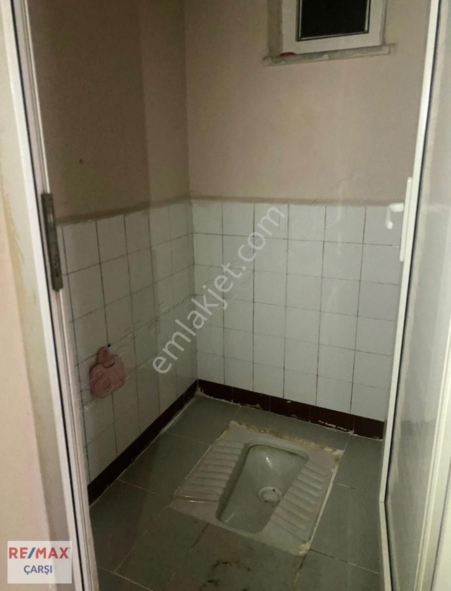 Remax Çarşı'dan Karabaş Mah.'de Geniş 2+1 Kiralık Daire