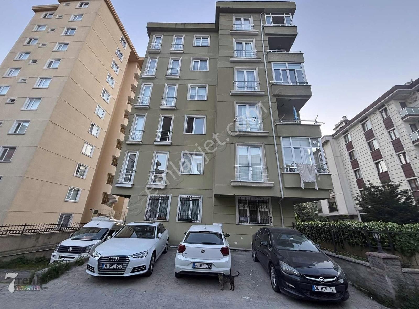 Acıbadem Üniversite Karşısı Satılık 2+1 100m2 Yüksek Giriş Daire