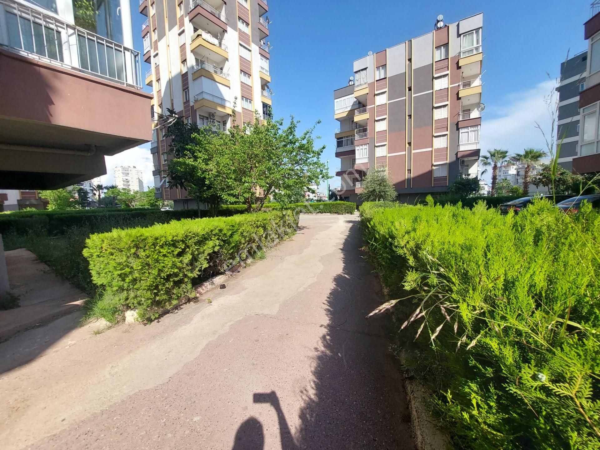 Site İçinde 3+1 Asansörlü Geniş Ferah Manzaralı Daire
